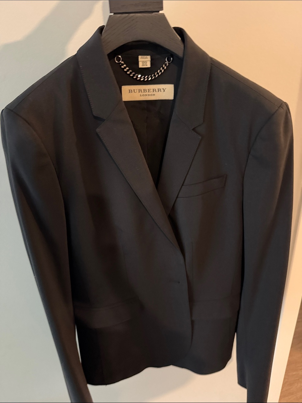 Burberry Black womens Slim Single-Breasted Blazer